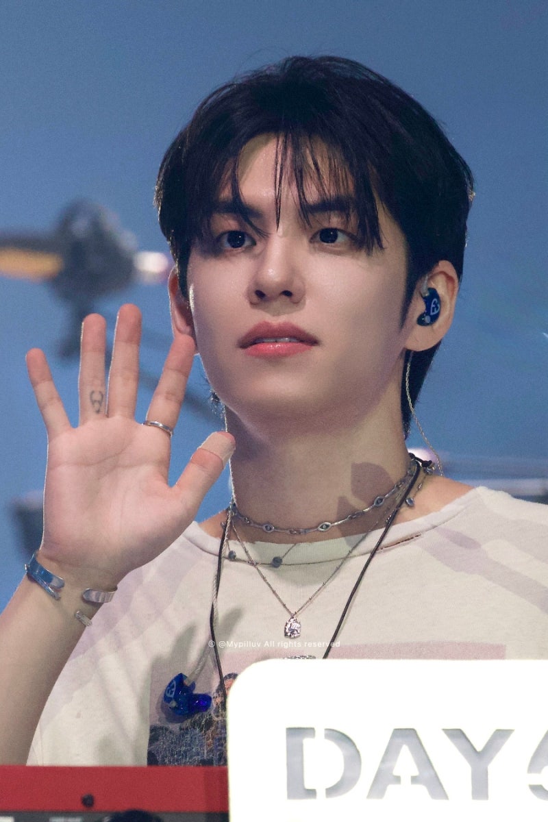 260709 데이식스 원필 버블