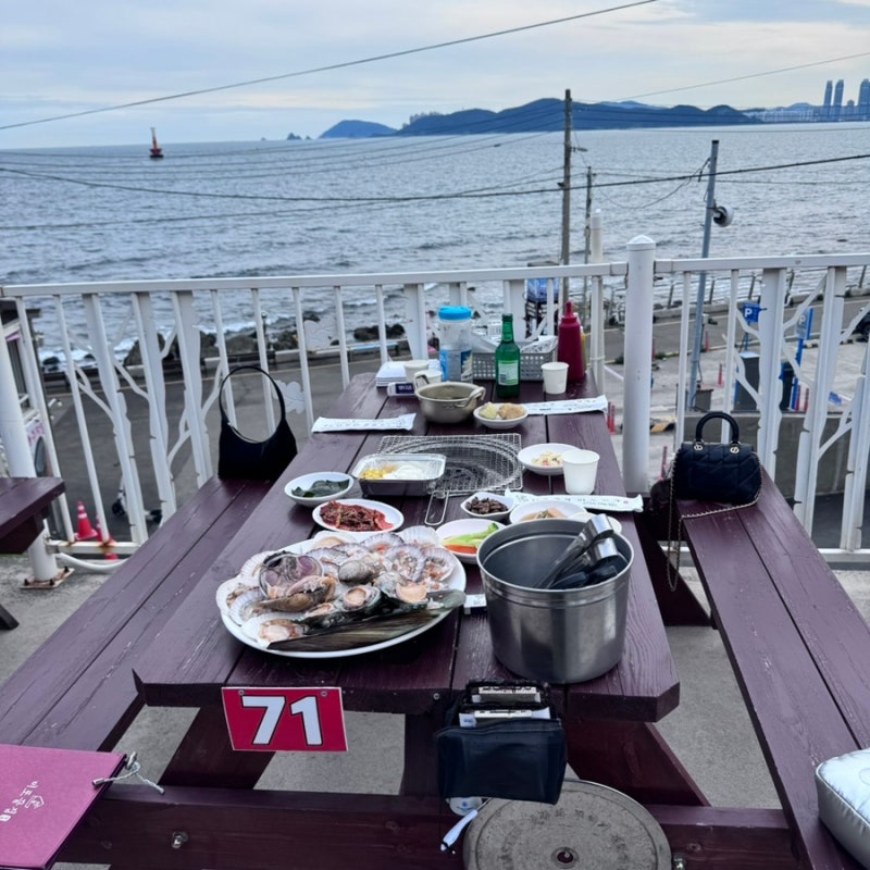 [海雲台Mipo Kkeutjip] 釜山海景露天烤貝生魚片店 Mipo五岔路口附近的烤貝、辣魚湯、蝦