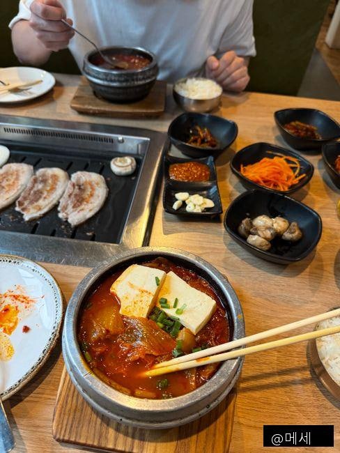 백채김치찌개 방배역점 사진 1