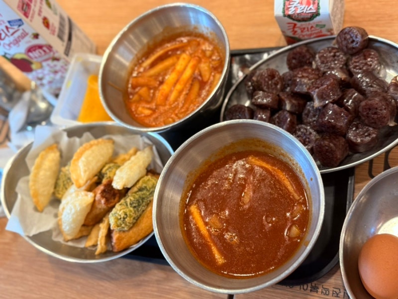한국 여행 2일차: 신전떡볶이, 노은동 룸페커, 은구비로 커피 로스터리