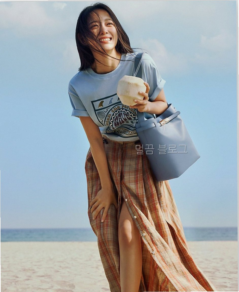 박지윤 바캉스룩 47세 아나운서 출신의 품격 있는 여름 코디 포인트와 이유