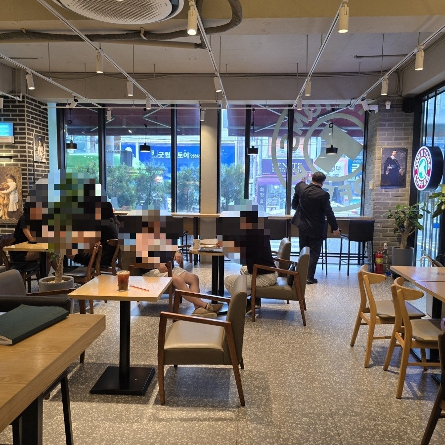 탐앤탐스 신정역점 사진 5