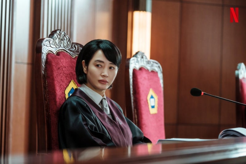 참교육 같은 사이다 기대하면 뒤통수 맞는 김혜수 인생작 넷플릭스한국드라마