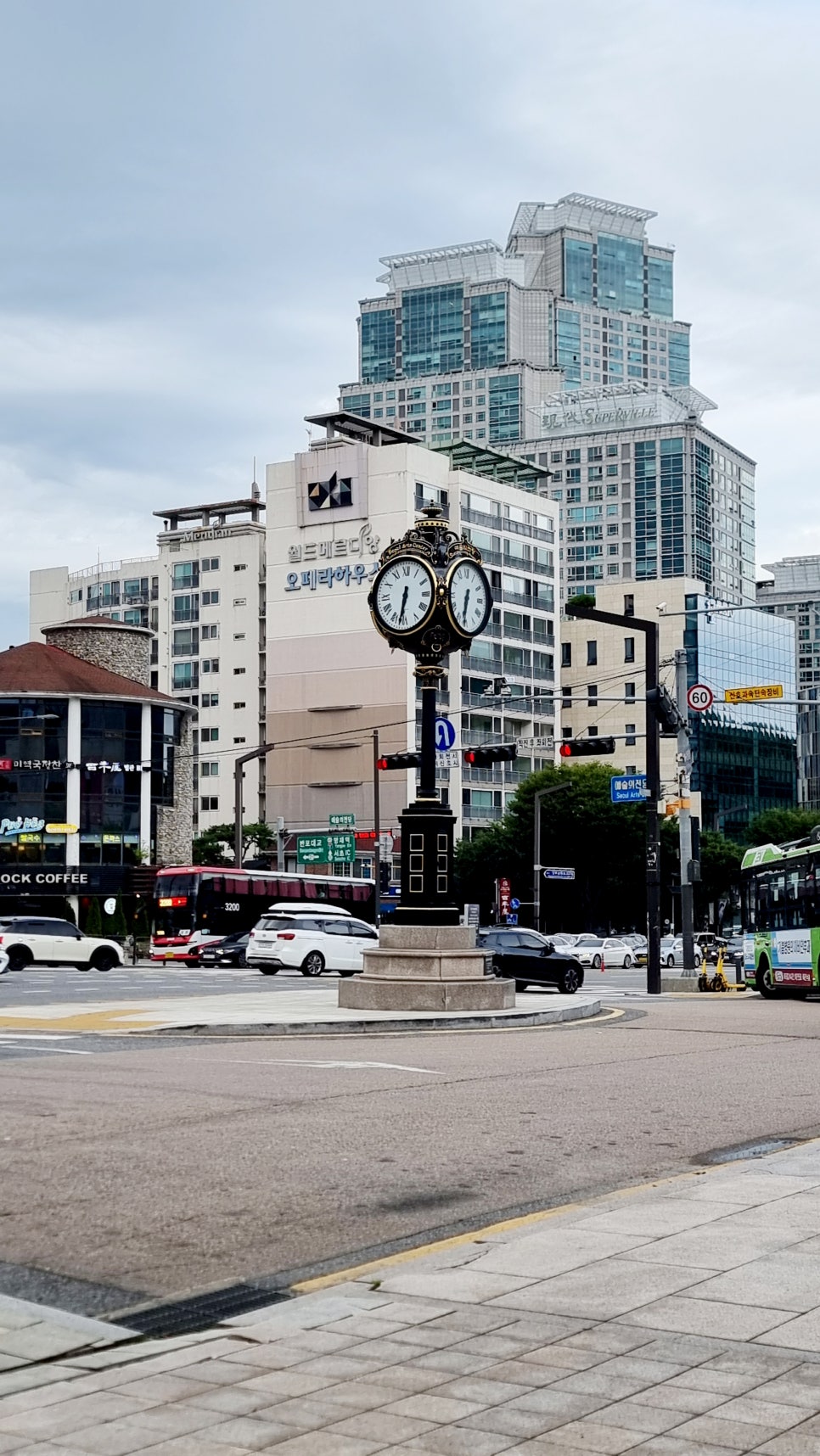 푸드가든 예술의전당점 사진 1