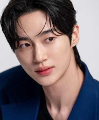 "임영웅·손흥민 제치고 1위? 대세 배우 변우석의 압도적인 브랜드 가치 증명"