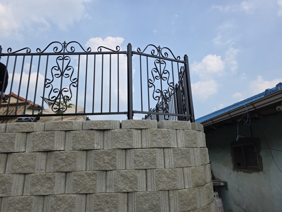 충남 천안휀스 신축 전원주택 안전을 위한 보리수 휀스 설치 완료