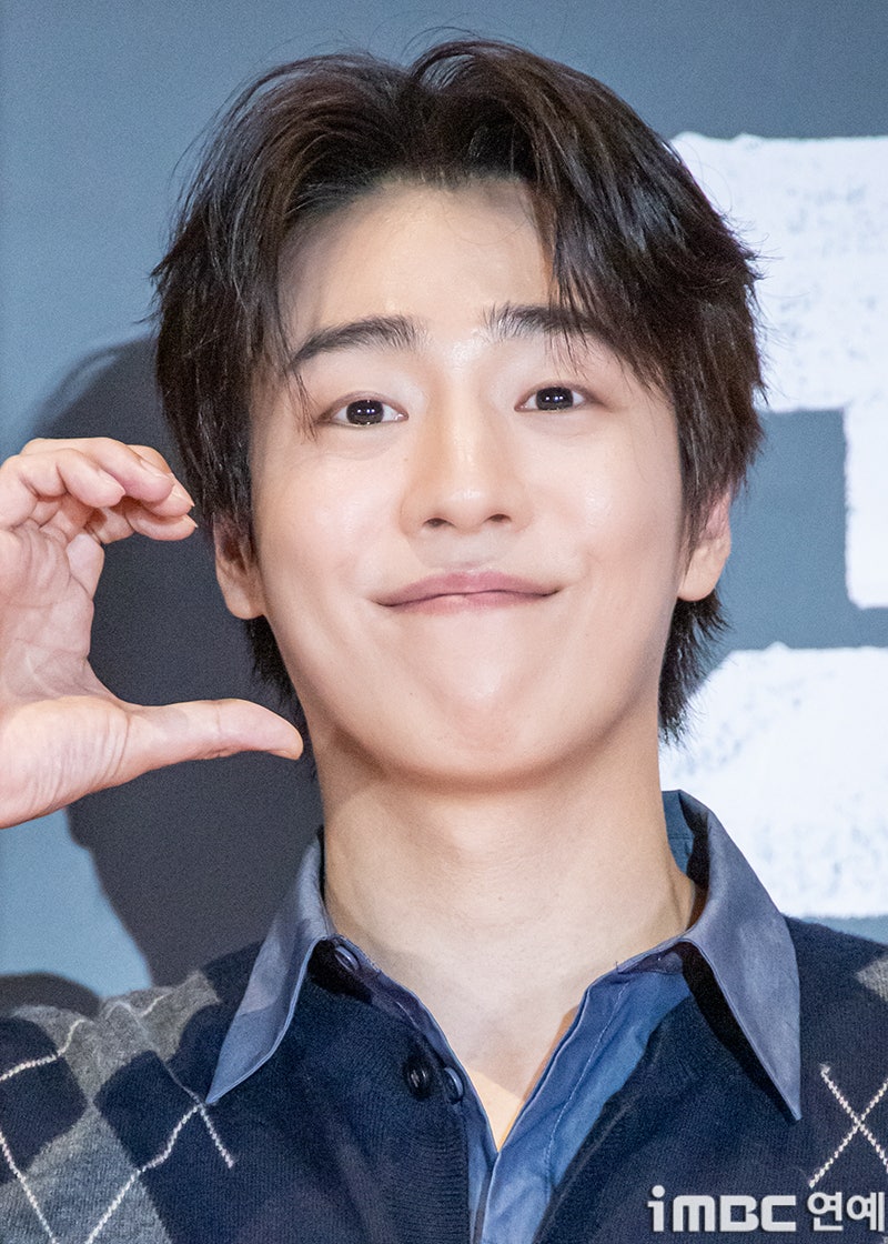 이현우 나이 배우 프로필 결혼 여자친구 학력 고향 가족 근황 군대