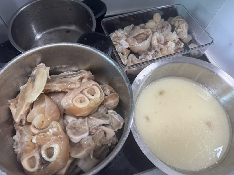 아기 육수 사골 육수 닭 육수 콜라겐 미네랄 듬뿍 담긴 고기 육수로 온가족 장건강 챙기고 면....