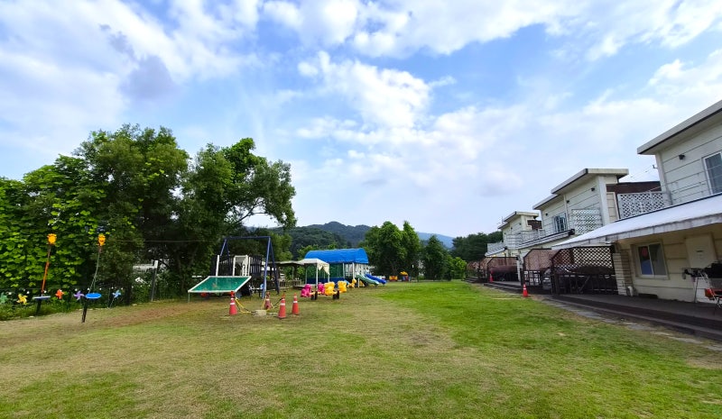 가평 망고키즈풀빌라 E동 후기｜실내수영장·노래방까지, 두 가족이 다녀온 솔직후기