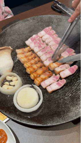 김해 삼계동 맛집 육즈비, 구워주는 솥뚜껑 삼겹살 솔직후기