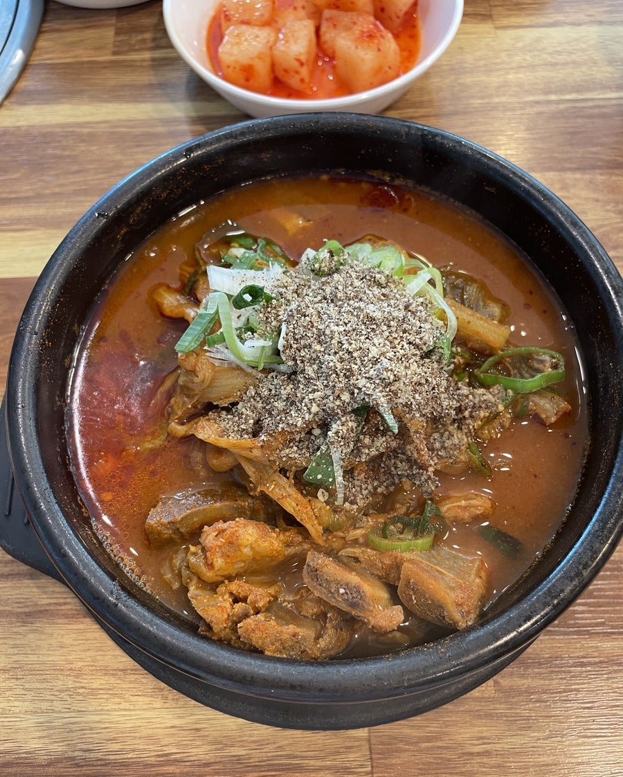 청년감자탕 첨단2지구점 사진 6