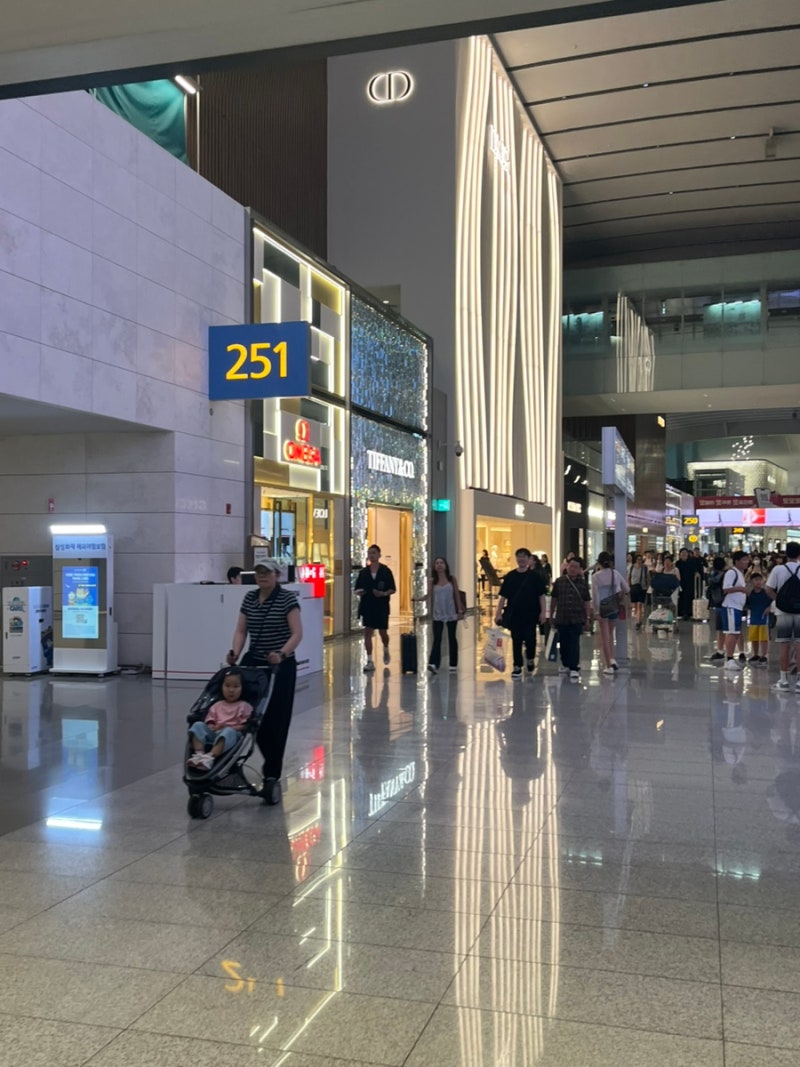 티파니앤코 웨딩링 인천공항 구매 후기 (손목 얇음)