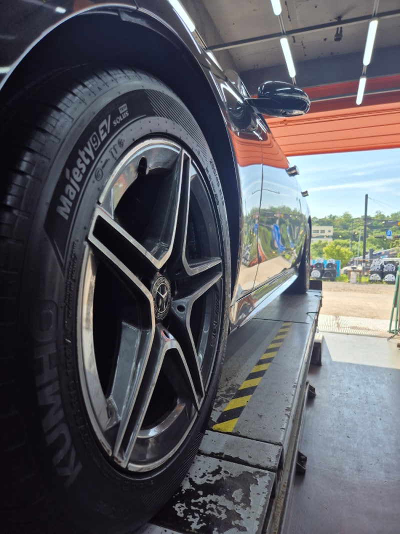 벤츠 S400 타이어 교체! 정숙성을 높여주는 금호 마제스티9 EV 장착 후기｜의정부 금호타이어 ....