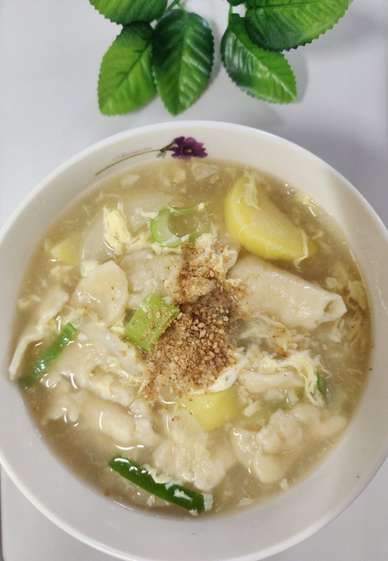 ☔비 오는 날 생각나는 음식, 손 반죽으로 만든 쫄깃한 감자 수제비 끓이기