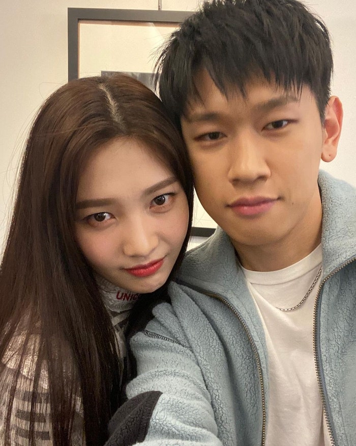 "결혼 분위기 아니냐"  조이♥크러쉬, 일본 데이트 럽스타그램 화제 열애 5년차에도 여전한 ....