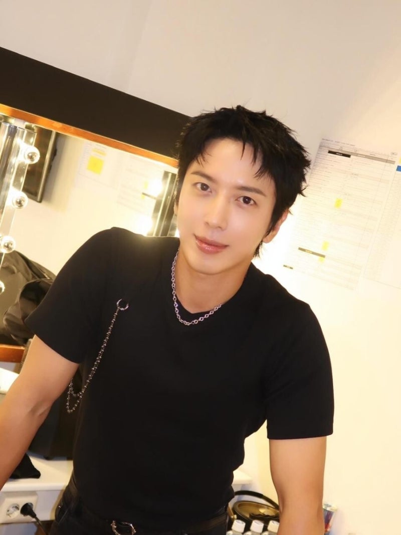 '외톨이야' 씨엔블루 리더 정용화 최신 근황 런던에서?