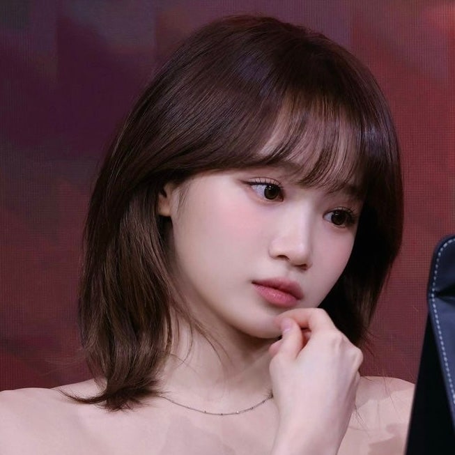 [헤어스타일] 르세라핌 김채원 단발 모음 - 귀여운 레이어드컷 중단발 최강자 채채!