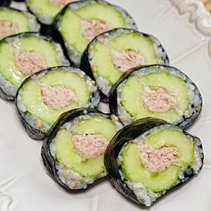 오이 1개를 통째로? 포만감 가득 살 빠지는 통 오이김밥 레시피