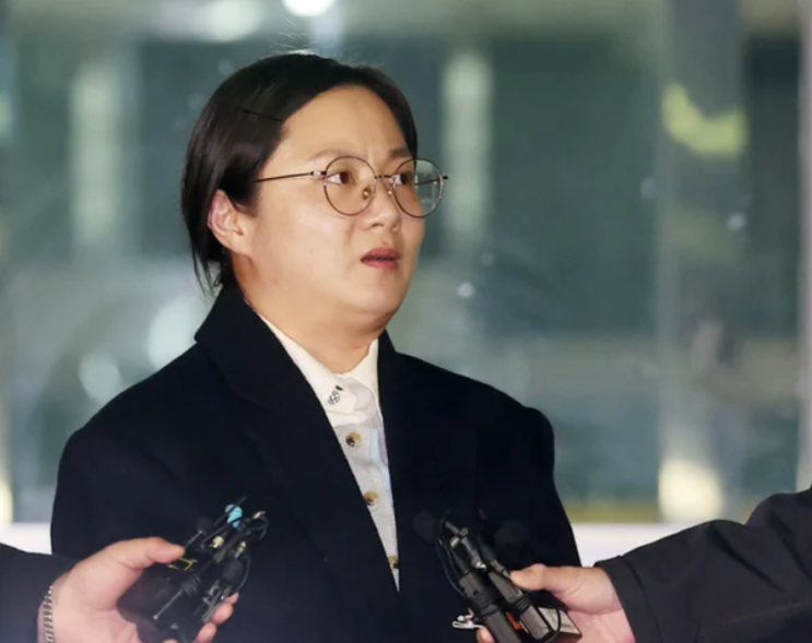 <b>박나래</b> 전 매니저 술잔 폭행 의혹 <b>검찰 송치</b>, 좋아하던 술이... 