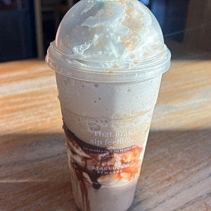 미국 스타벅스 추천템 스타벅스 신메뉴 S'mores Frappuccino 스몰스 프라푸치노 후기