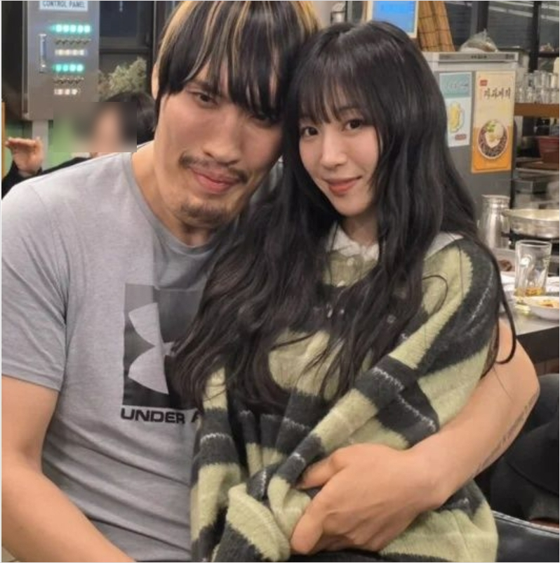 최홍만 쯔양 투샷 “너무 가까운 거 아니야?” 사진 한 장에 엇갈린 반응