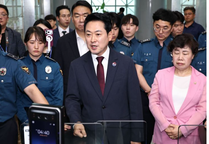 [긴급속보] 장동혁 <b>경찰청장 대행</b> 면담 무산…국민의힘 "경찰... 