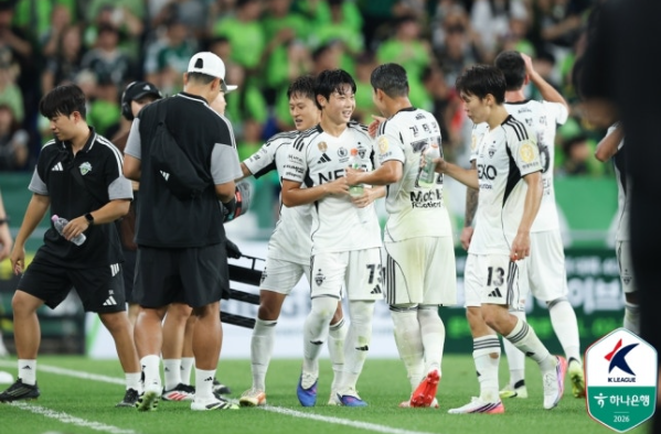 K 리그 <b>전북</b> 울산 현대가 더비... 완승 <b>포항</b> <b>승리</b> 치열해진... 