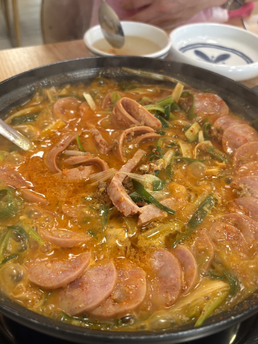 빅쭌부대찌개 향남점 사진 1