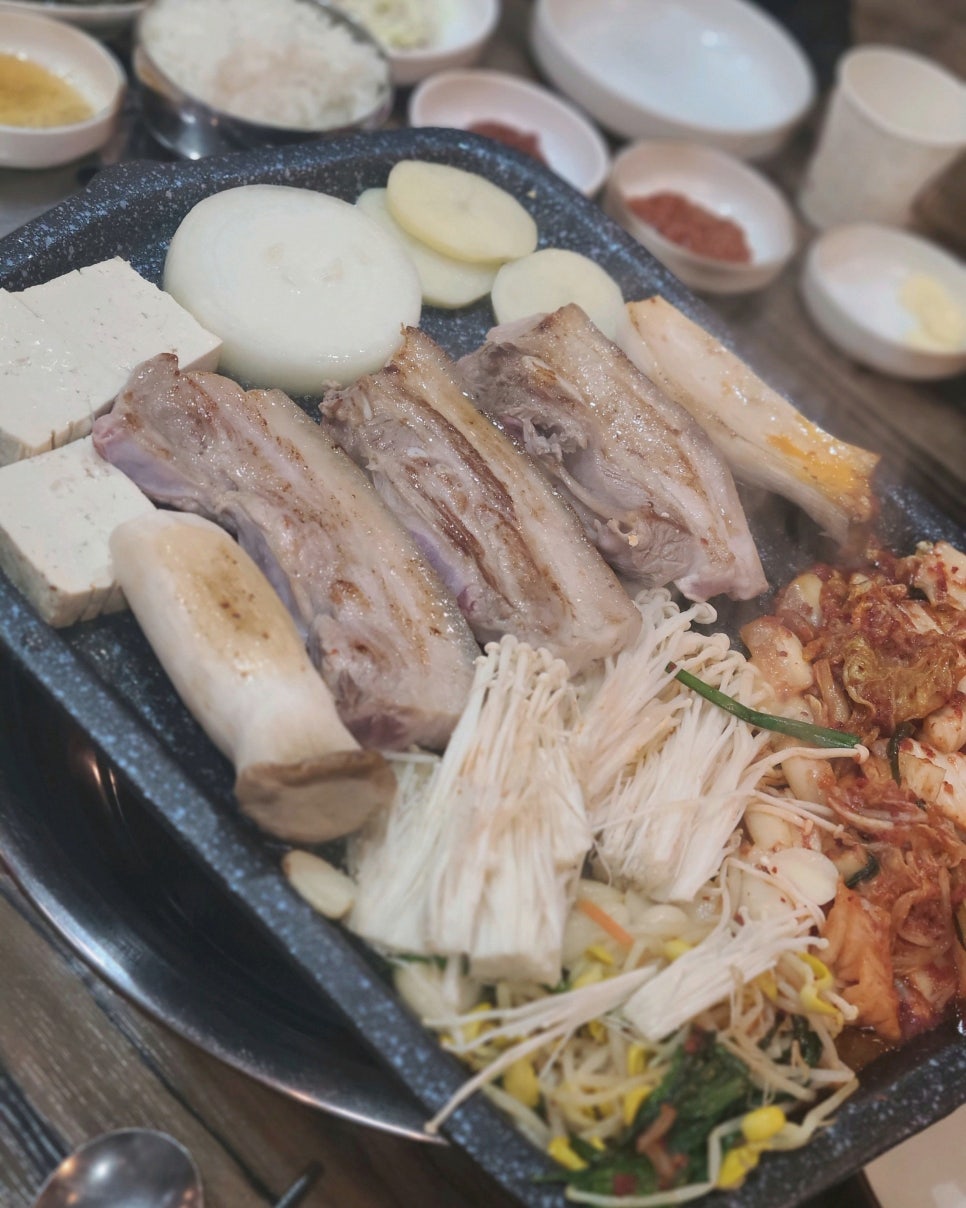 한돈생돼지두루치기생삼겹살 사진 1