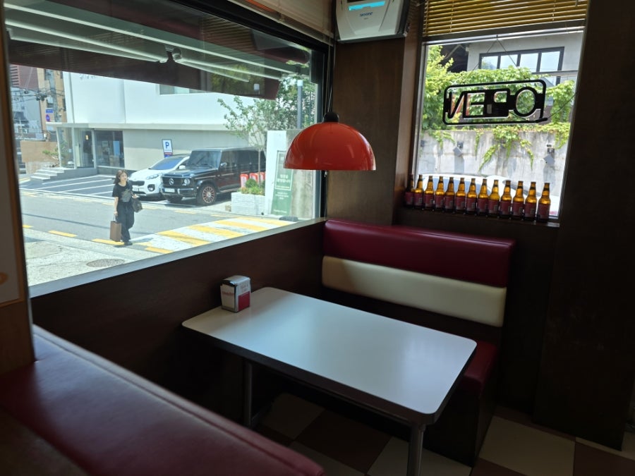 위트앤미트 강남점 사진 6
