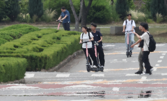 경북 경산·<b>포항</b> '<b>폭염중대경보</b>'... '체감 39도 찜통'