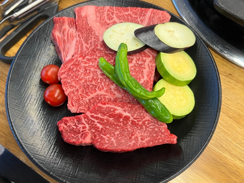 [서울 마장동 맛집] 결혼기념일 소고기 코스요리. 가성비 한우오마카세 - 한우드림 본점(흑백....