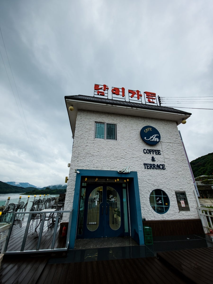 카페 안 사진 2