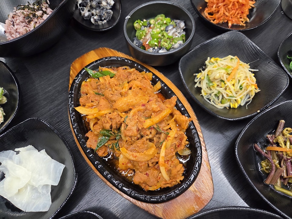 산들애우렁쌈밥 사진 4