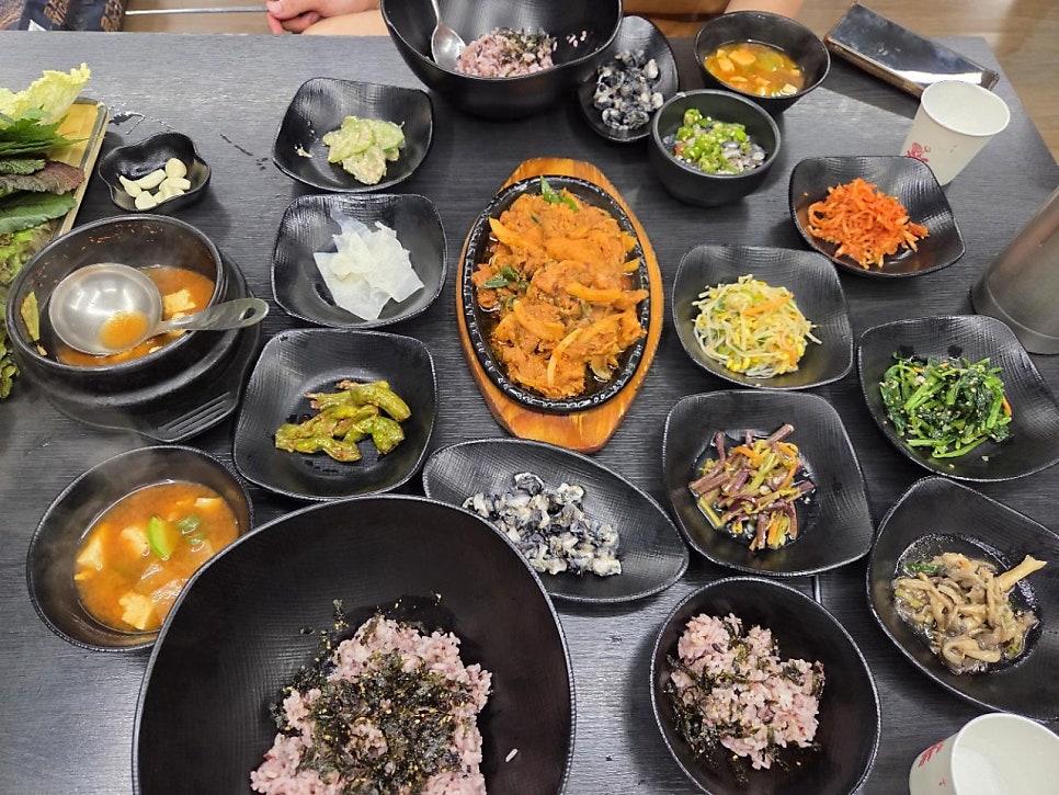 산들애우렁쌈밥 사진 1