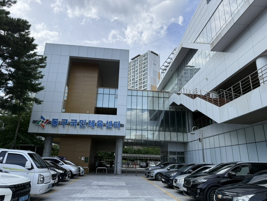 북카페 동네북네 홍도점 사진 4