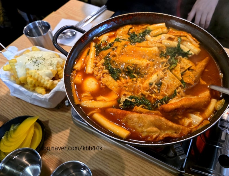 [여의도]구 여의도백화점 여의도 역근처 즉석떡볶이 맛집 -모퉁이네-