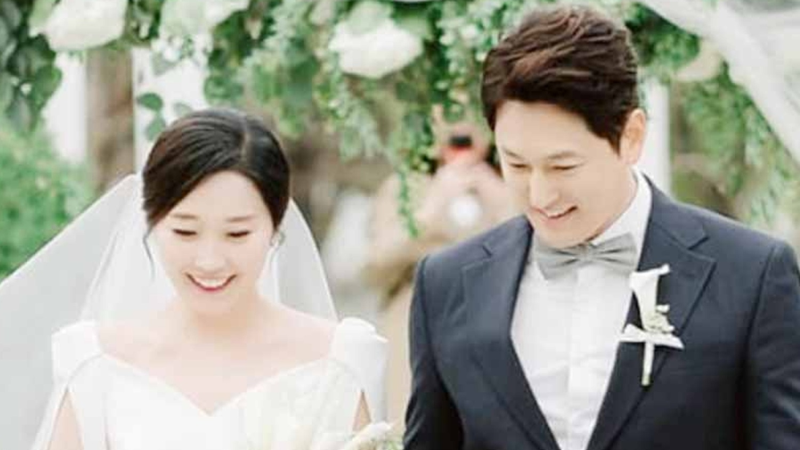 "다시는 결혼 안 해" 했는데…12살 연하와 재혼한 유명인
