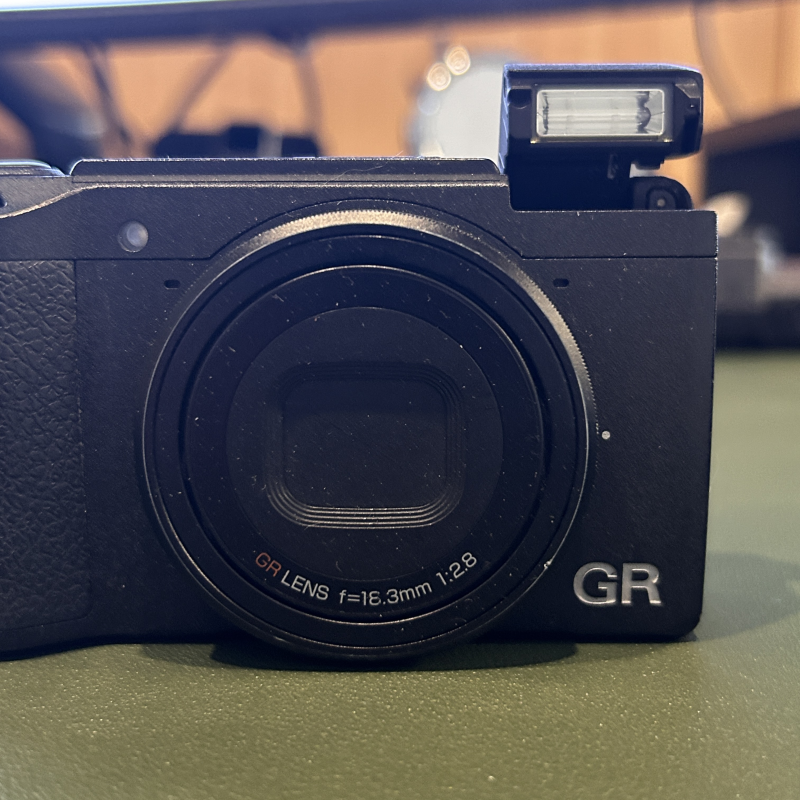 리코 GR2 지금 중고로 구매해도 될까? GR3와 비교해보니