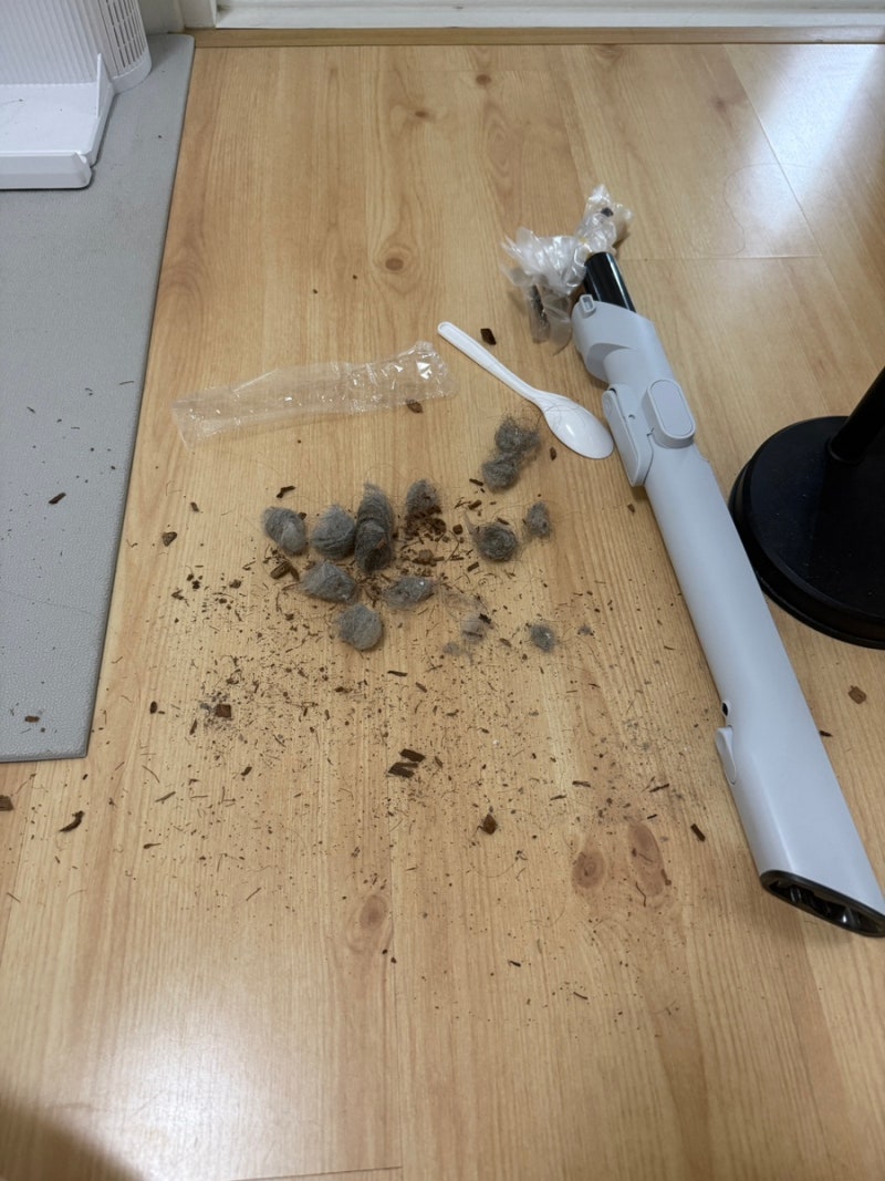 샤크 무선 청소기 에보 필터 교환, 분리 청소 (냄새나고 흡입력 안좋을때)