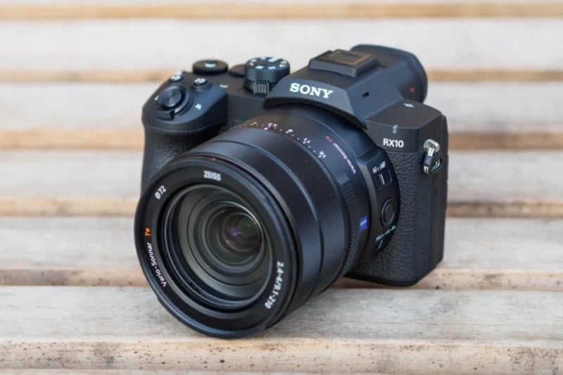 9년 만에 돌아온 괴물 올인원 카메라, Sony RX10 V 파헤치기