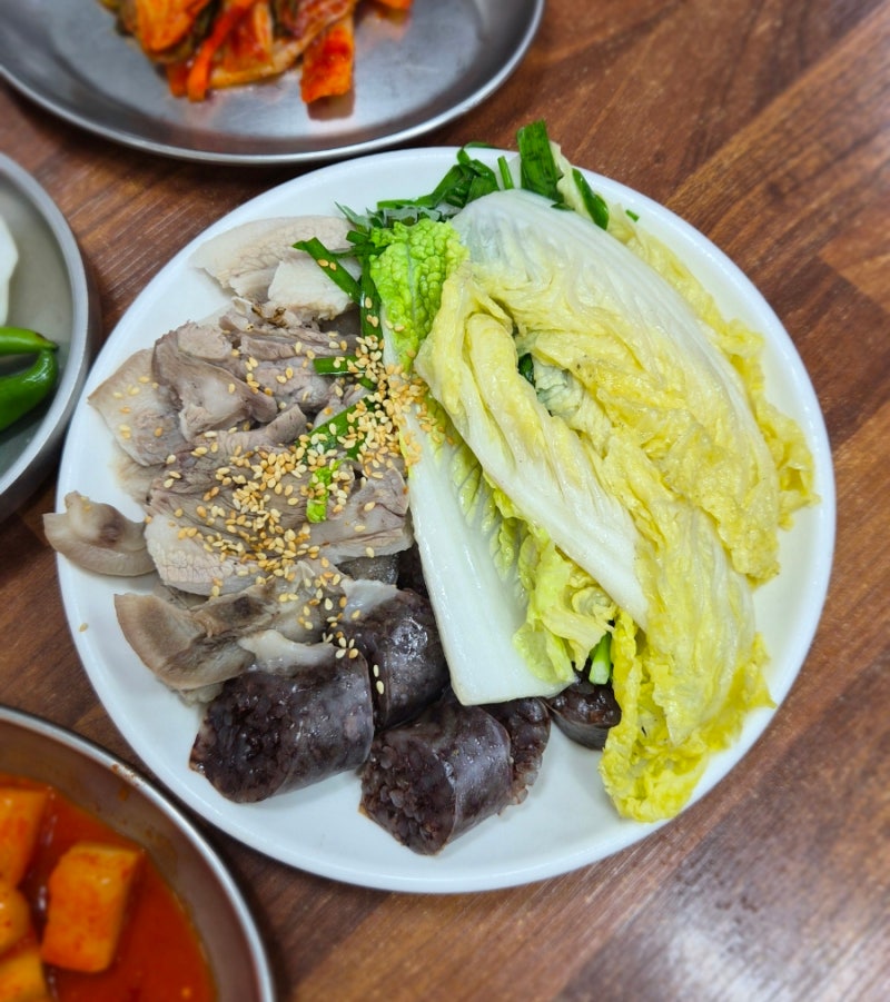 순천 낮에는 웃장 '제일식당 2호점' 국밥, 오후엔 아랫장 장날 구경! 반나절 투어 코스 추천