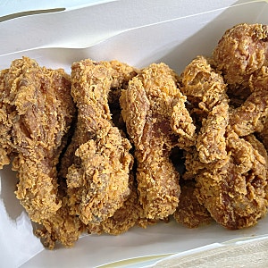 BHC 핫 후라이드 콤보 치즈볼 칼로리 직접 먹어본 찐후기