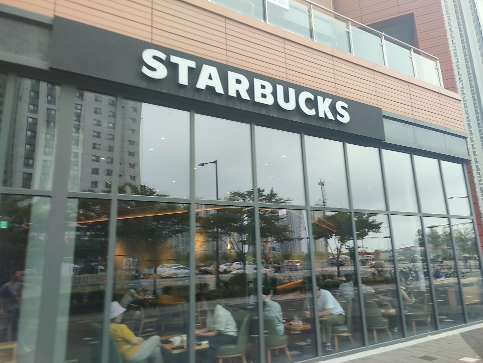 스타벅스 송도호반써밋점 사진 3