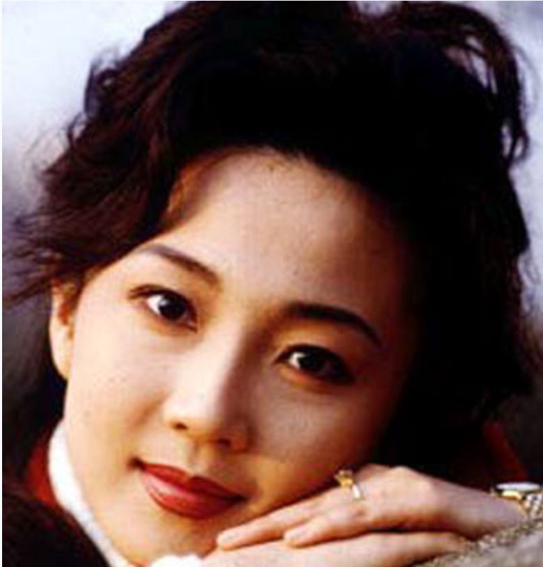 "16살에 가장이 된 소녀... 결혼식 날 새벽까지 촬영한 배우의 정체"