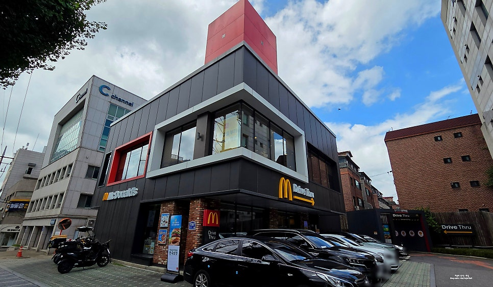 맥도날드 서울둔촌DT점 사진 1
