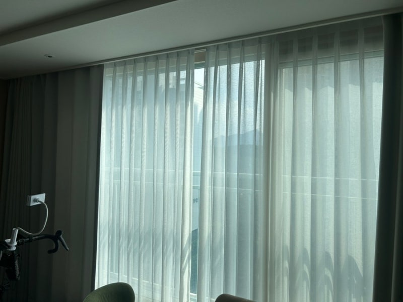 거실 커튼 셀프 설치 후기, 쉬폰 + 암막 2중 커튼 핀형 | 측정부터 설치까지