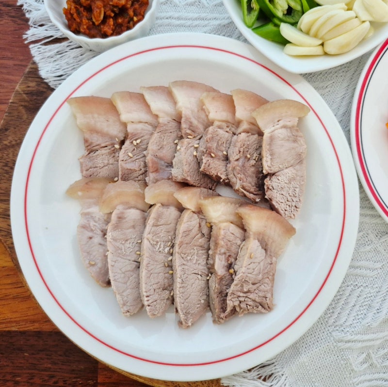 돼지고기 수육 삶는시간 부드럽게 삶는법