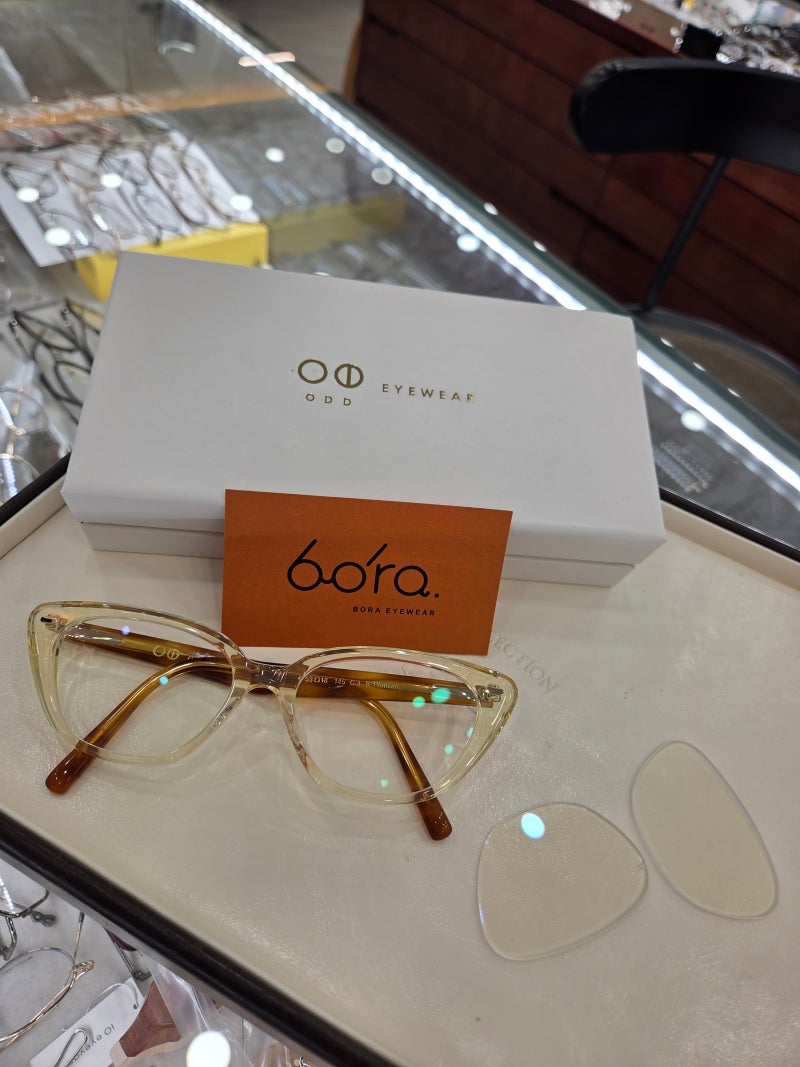 [이다희 안경 ODD EYEWEAR KAMA COL3 돋보기도수가공]구기동프렌즈 이다희 캣아이안경 오드아이웨....