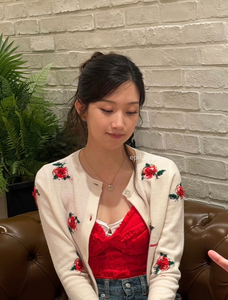 슈슈통 가디건 로맨틱한 디자인으로 화사·지수·아이유·문가영·윈터까지 사로잡은 브랜드